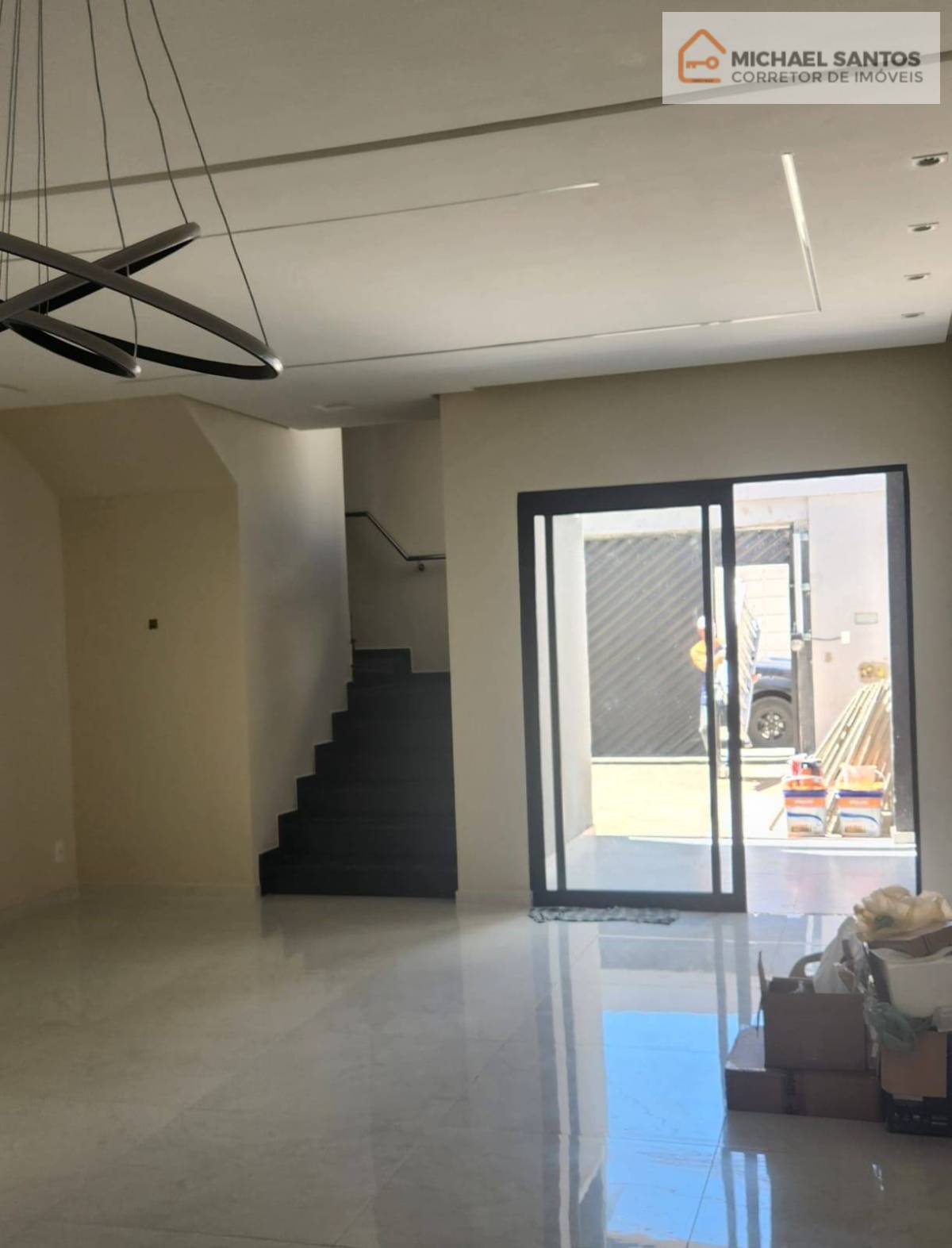 Casa nova 3 quartos duplex no Boa Vista, 2 suítes, Vitória da Conquista, alto padrão de acabamento, 2 garagens, aceita financiamento, top da galáxias!