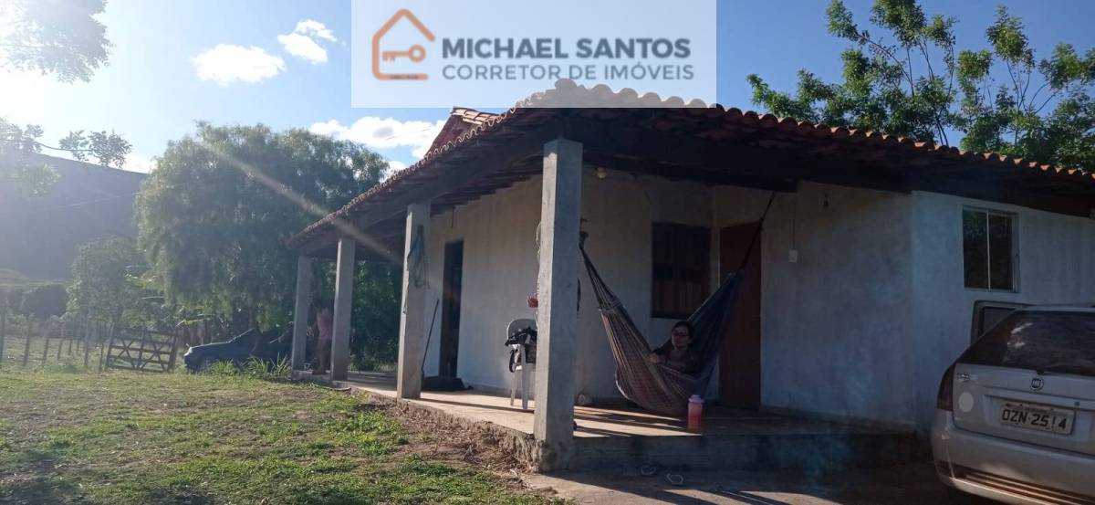 Sítio Mucugê, Chapada Diamantina-Bahia, vista incrível para Serra, beneficiado por um Rio, o terreno é espetacular, casa de 3 quartos avarandada, top!